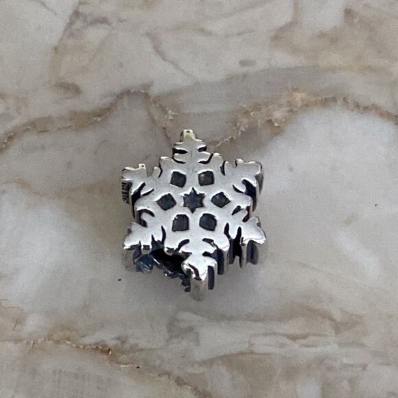 Chamilia Sterling Silver Snowflake Charm - Picture 3 of 5